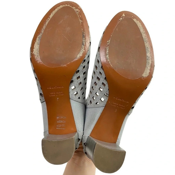 Aquatalia Shari Laser Cut Booties Women Size 9 Light Grey Leather Suede Heel EUC - Picture 9 of 13